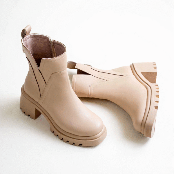 بوت پاشنه وی لومانا/ بلنسیاگا