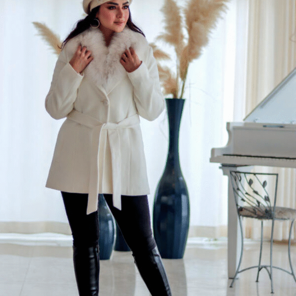 كت پالتو خزدار سفيد