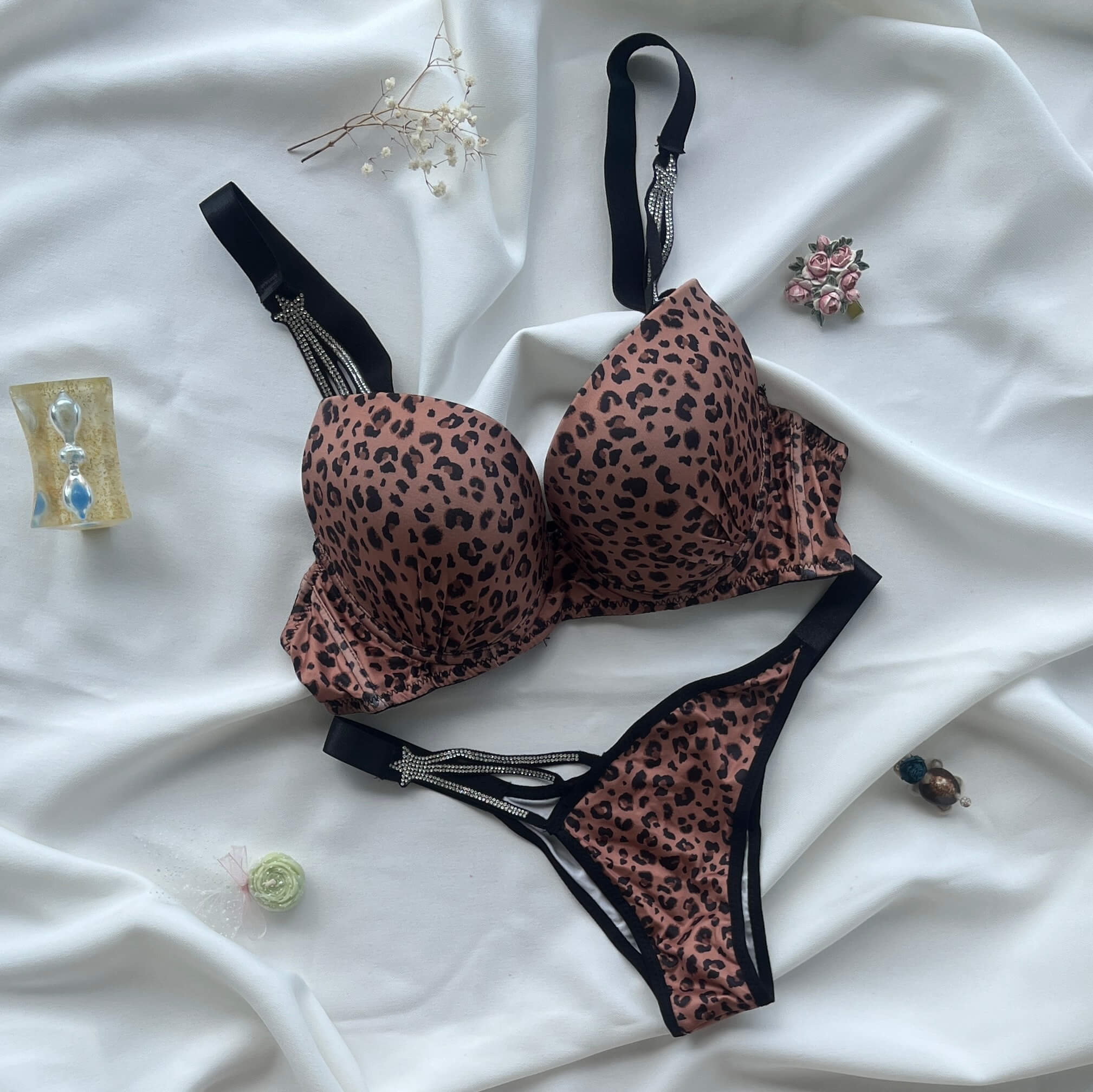 ست لباس زیر ویکتوریا سکرت