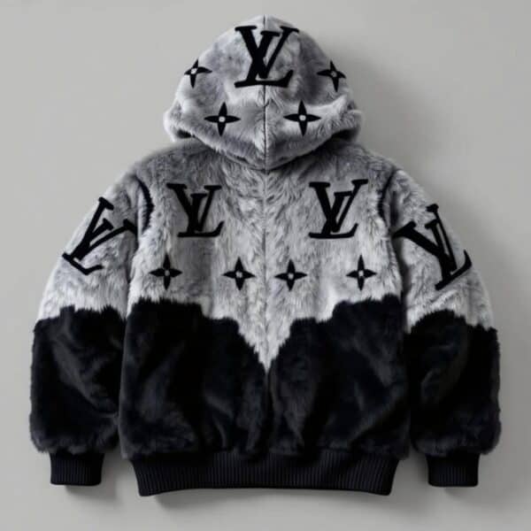 LV لوگوی مدرن و لوکس روی پلیور خزدار با طراحی خاص و جذاب، مناسب استایل روزمره و خاص، اکسسوری استایل، استایل جذاب، لباس چرمی و خز لوکس، استایل هر فرد خاص برای حضور در مهمانی ها و استایل خیابانی.