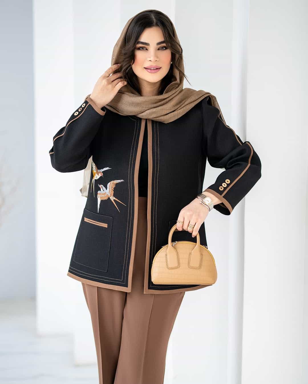 ✨کت شلوار مشکی زنانه مجلسی پرستو؛ ترکیبی از شیکپوشی و ترند سال! 😍