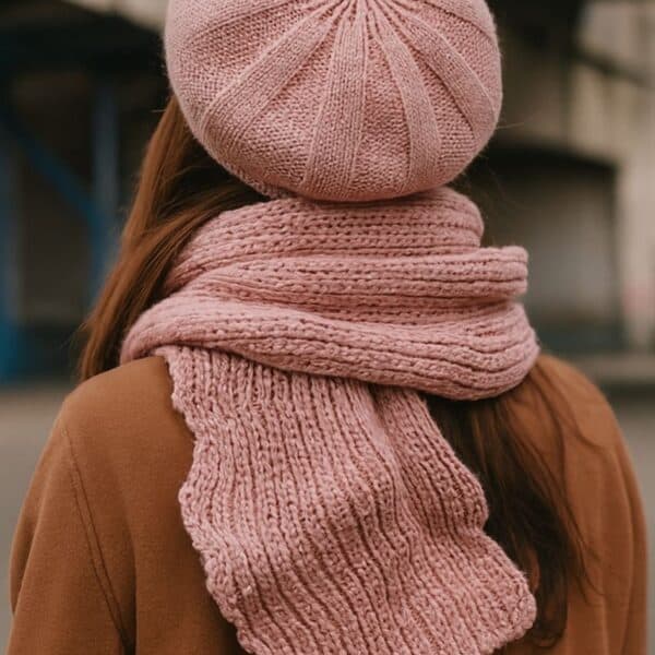 کلاه و شالگردن فرانسوی