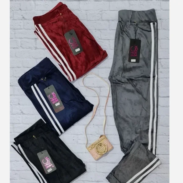 شلوار زنانه مخمل خط‌دار